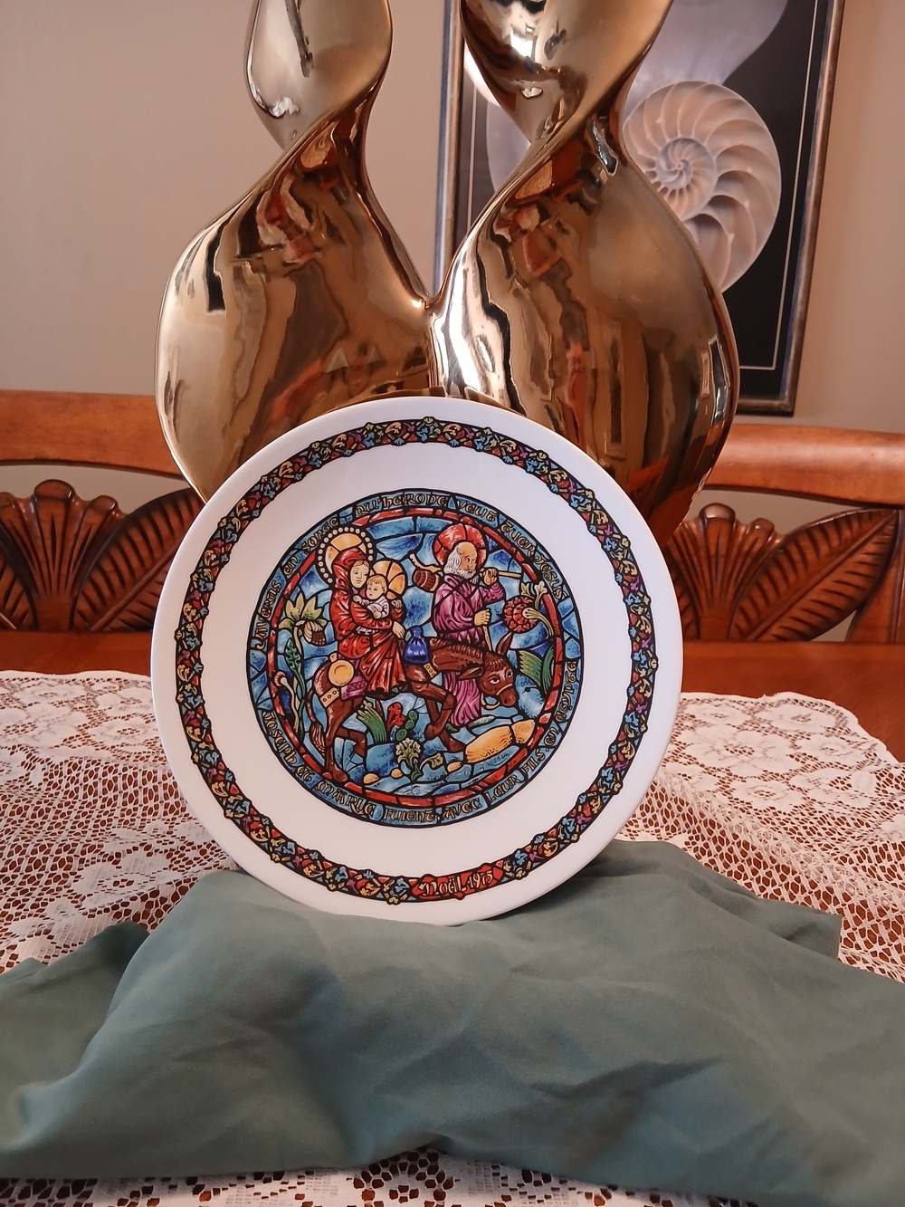 Noel Vitrail-Christmas Plate with Stained-Glass Look
